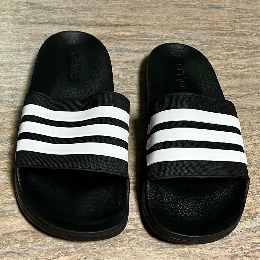 Nwob Adidas Striped Slides